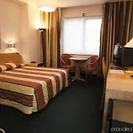 מלון Prado 3*