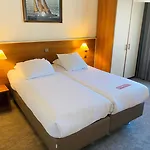 Prado 3*